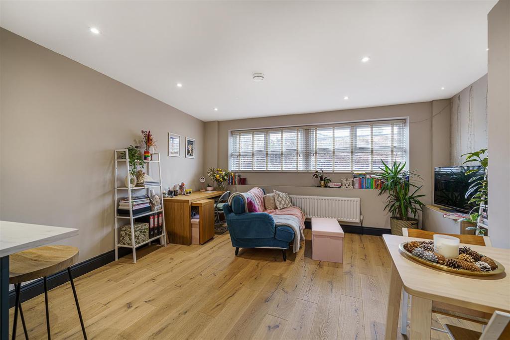 9 Penrith Place-6.JPG