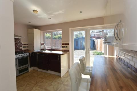 11 Trevor Road, Burscough, Ormskirk, L40 7RU
