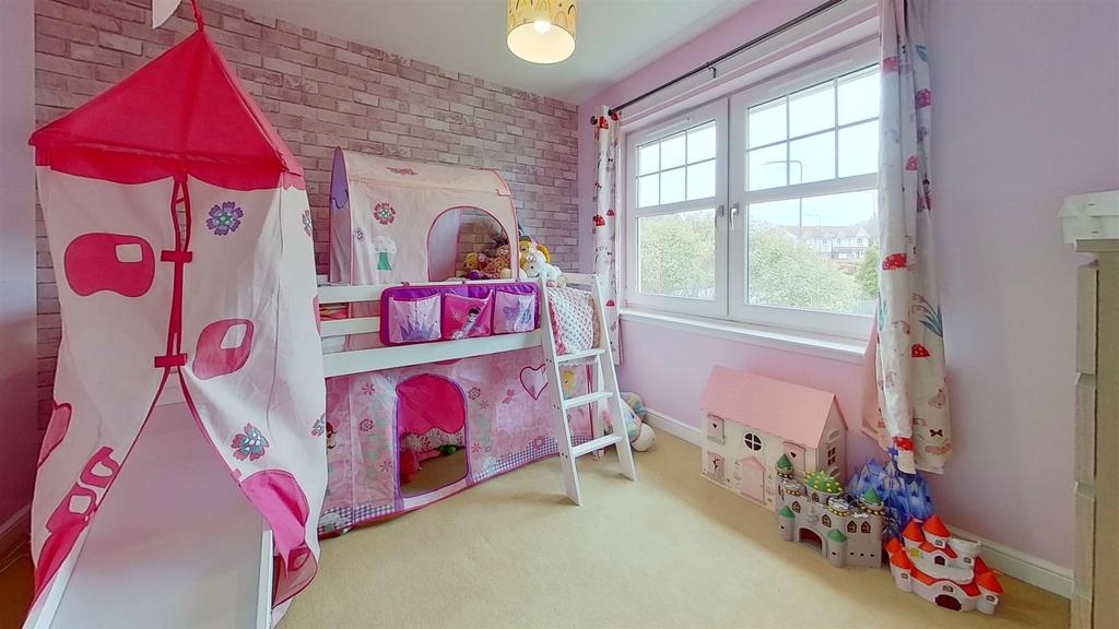 1-Forrest-Place-Bedroom (2).jpg