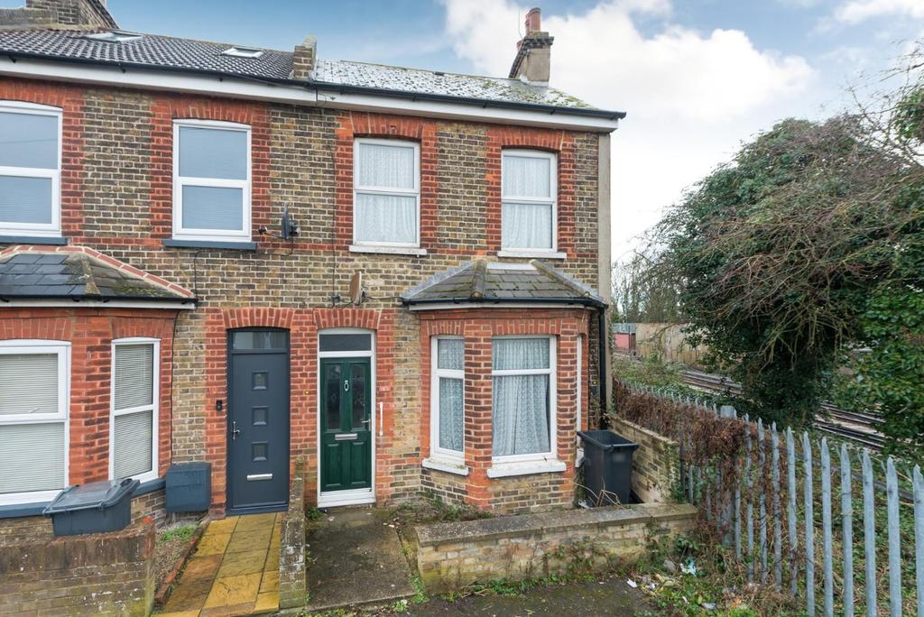 Clifton Road, Ramsgate 2 bed end of terrace house £170,000
