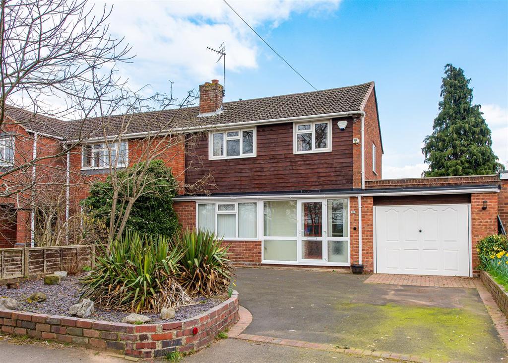 29 Bratch Common Road, Wombourne... 3 bed semidetached house £295,000