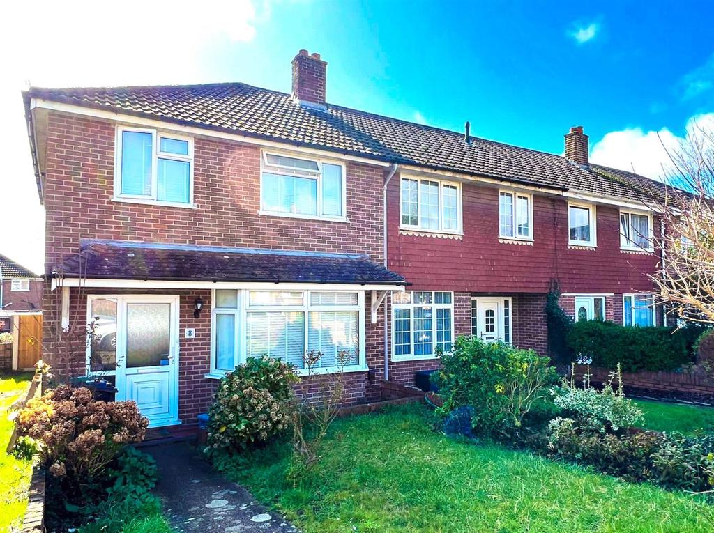 Neelands Grove, Portchester Borders 3 bed end of terrace house £325,000