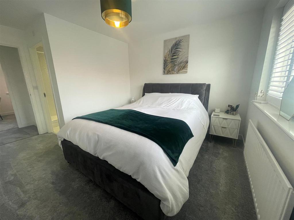 2 magnolia way - 4.jpg
