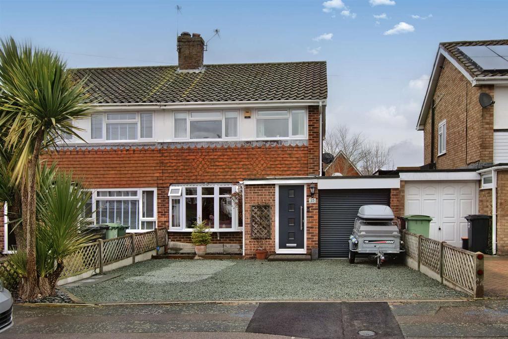 Mayfair Avenue, Maidstone 3 bed semidetached house £400,000