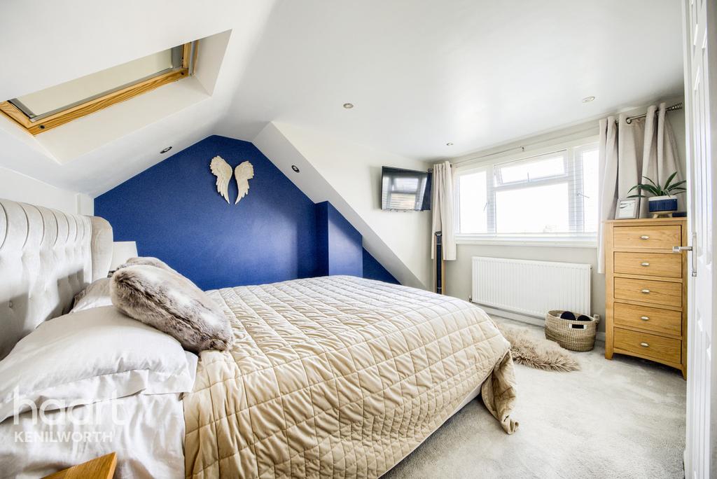St Nicholas Avenue, Kenilworth 4 bed semidetached house £485,000