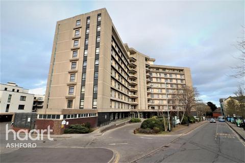 2 bedroom flat to rent, The Panorama, TN24...