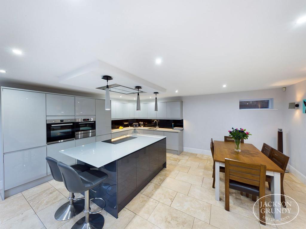 Kitchen dining family