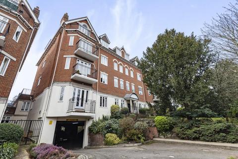 2 bedroom flat for sale, Wimbledon Hill Road, Wimbledon