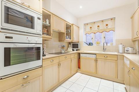 2 bedroom flat for sale, Wimbledon Hill Road, Wimbledon