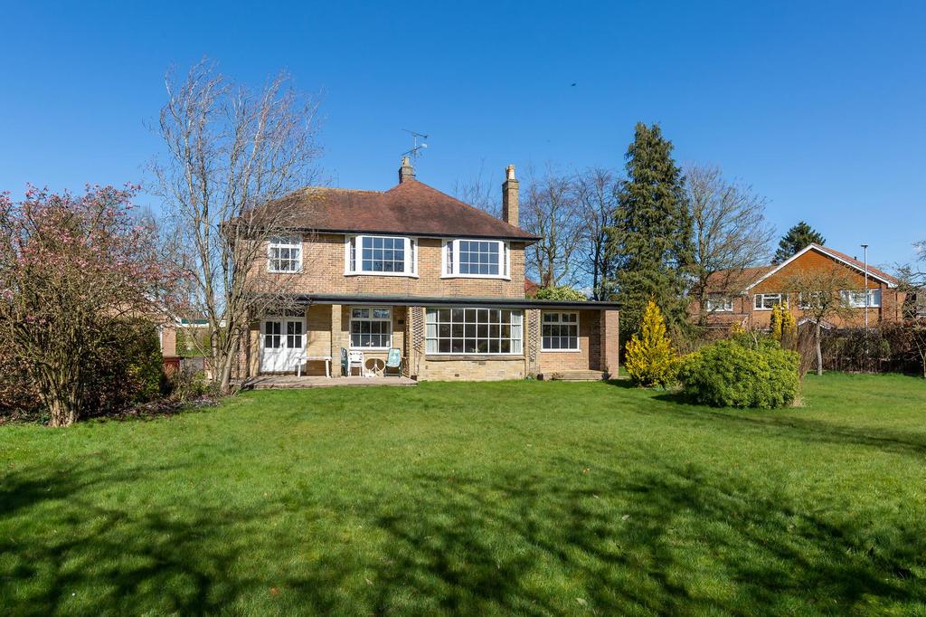 Burnby Lane, Pocklington, York, North Yorkshire, YO42 2QE 5 bed