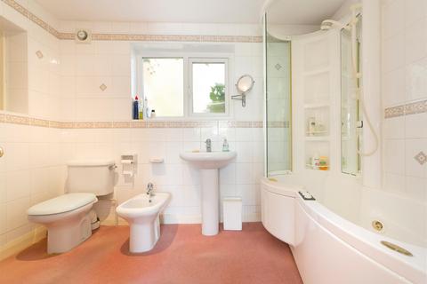 52 Burnby Lane, Pocklington, York, YO42 2QE