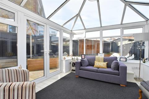 52 Forelands Square, Walmer, Deal, CT14 9DS