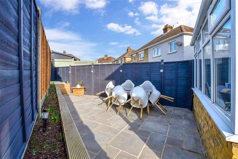 52 Forelands Square, Walmer, Deal, CT14 9DS