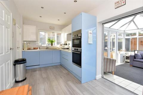 52 Forelands Square, Walmer, Deal, CT14 9DS