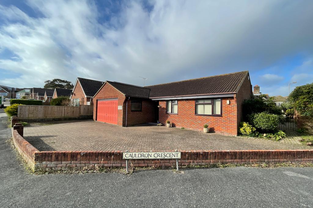 CAULDRON CRESCENT, SWANAGE 3 bed detached bungalow £650,000