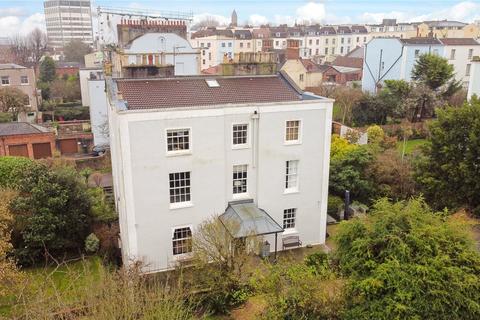 18 Richmond Hill, Bristol, BS8 1BA