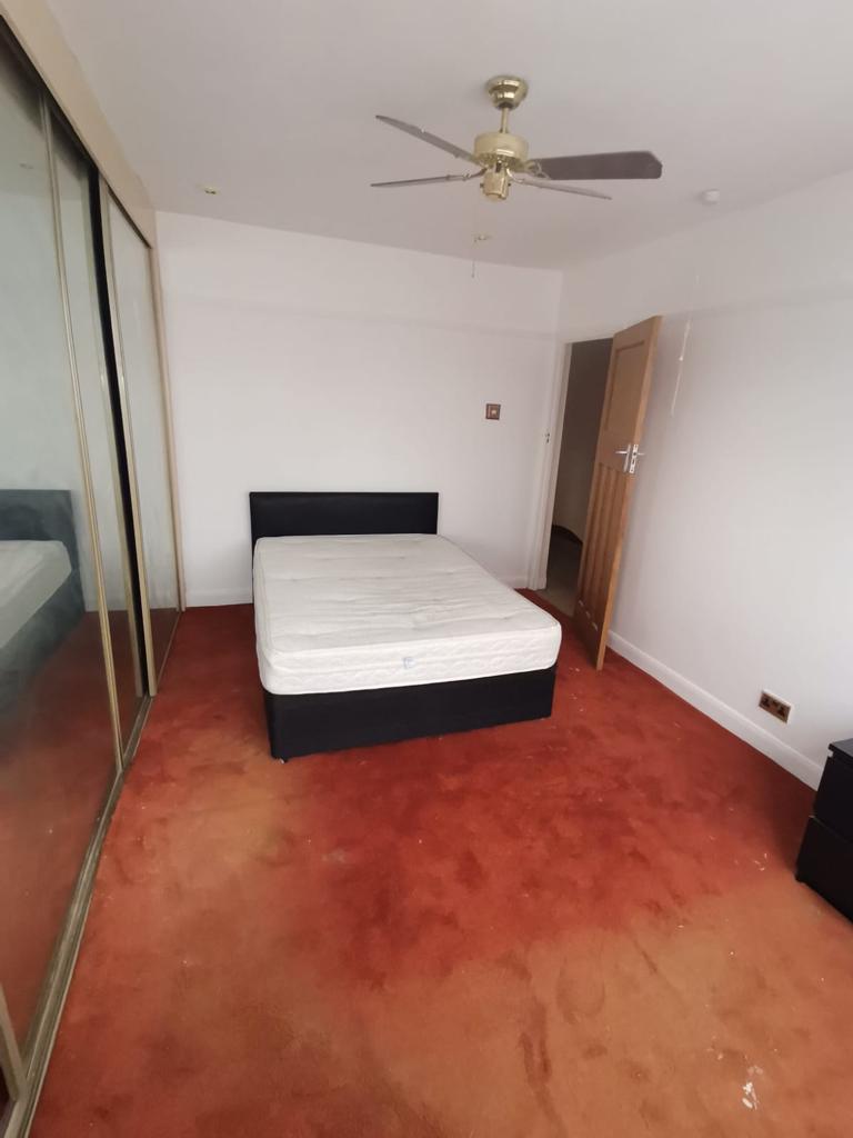 Garrick Road, Greenford UB6 3 bed semidetached house £2,200 pcm (£