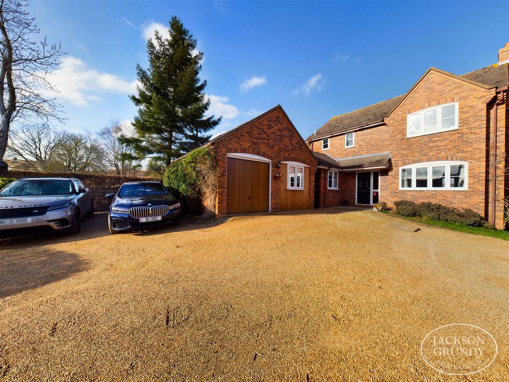 The Paddocks, Great Brington, Northampton NN7 4JN 4 bed detached house