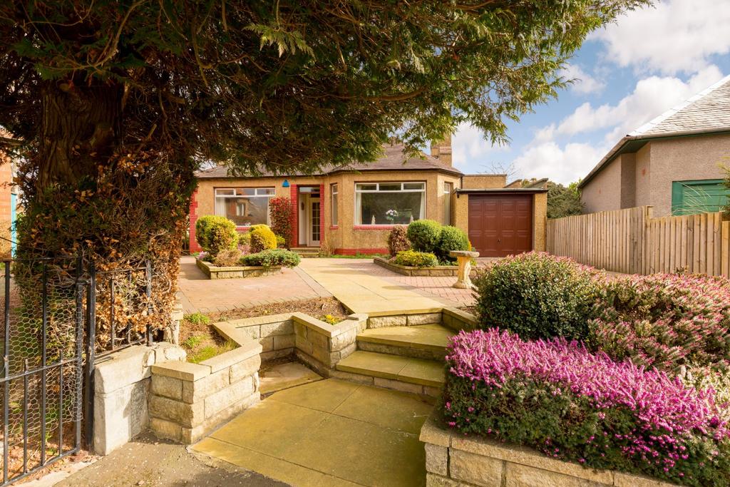 Greenbank Rise, Greenbank, Edinburgh, EH10 3 bed bungalow £595,000