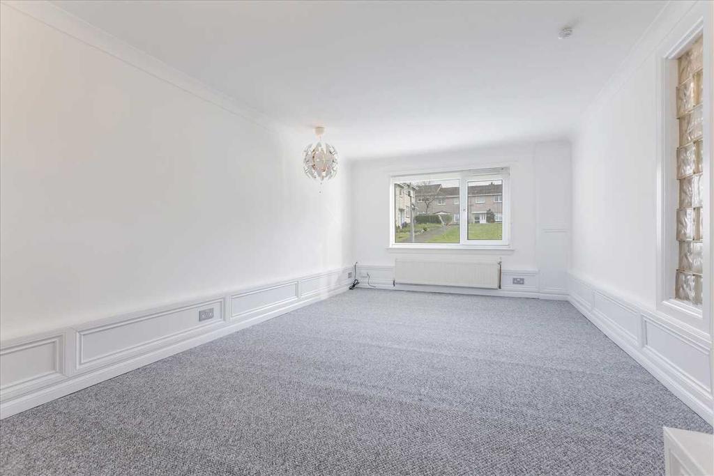 Morland, Calderwood, EAST KILBRIDE 3 bed terraced house £145,000