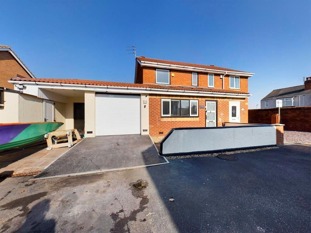 Springwell Gardens, Balby, Doncaster, South Yorkshire, DN4 9AH 2 bed