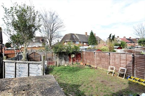 41 Amesbury Road, Feltham, TW13 5HH