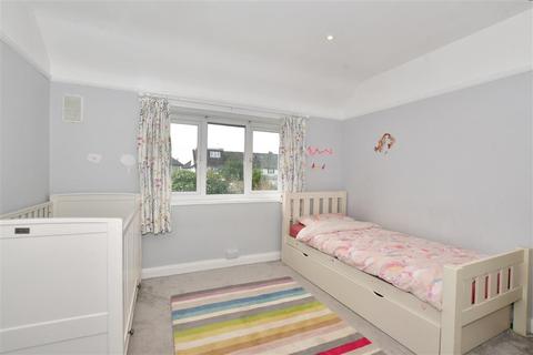 12 Beech Close, Carshalton, SM5 2AL