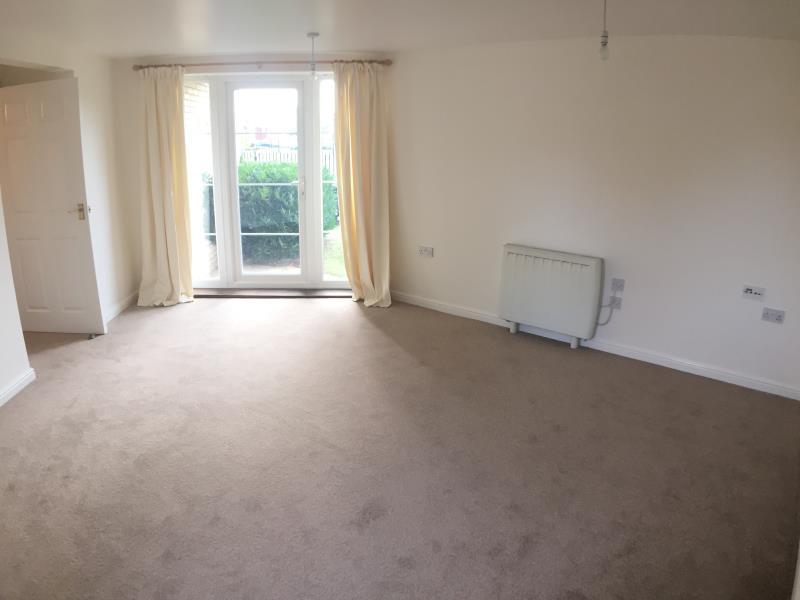 MANSBROOK BOULEVARD, IPSWICH 2 bed flat - £155,000