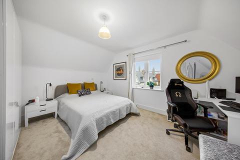 5 bedroom detached house for sale - Chigwell Grange, High Road, IG7