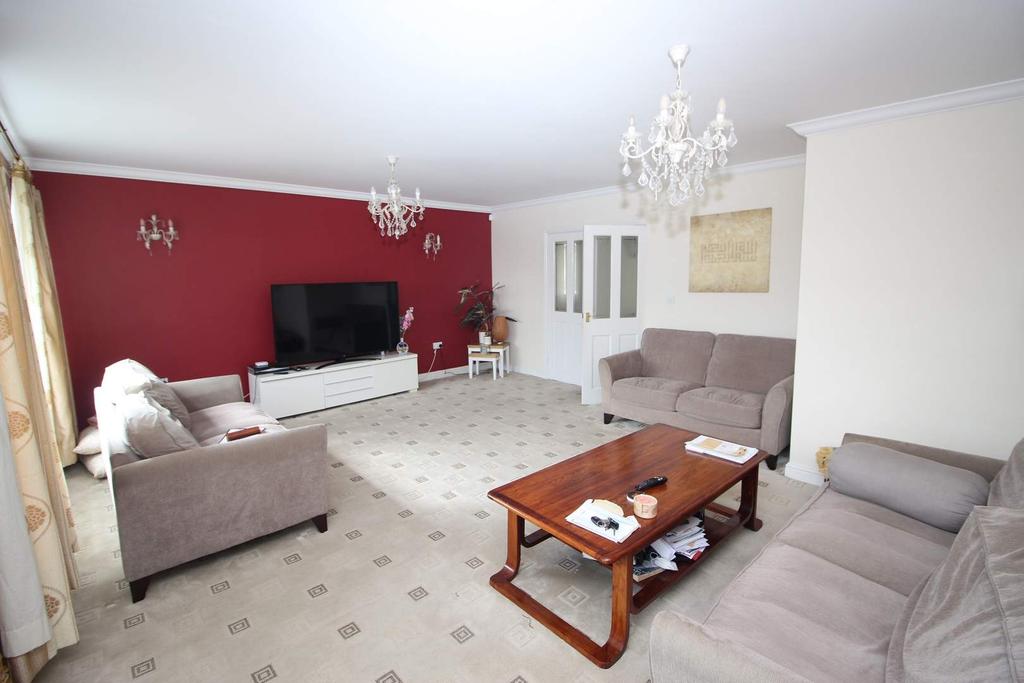 Mercer Lane, Norden, Rochdale 4 bed detached house £1,500 pcm (£346 pw)