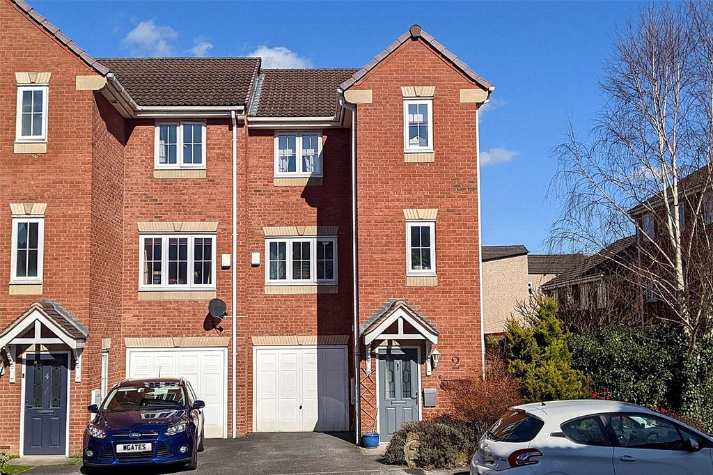 Spring Place Court, Mirfield, West Yorkshire, WF14 4 bed townhouse £