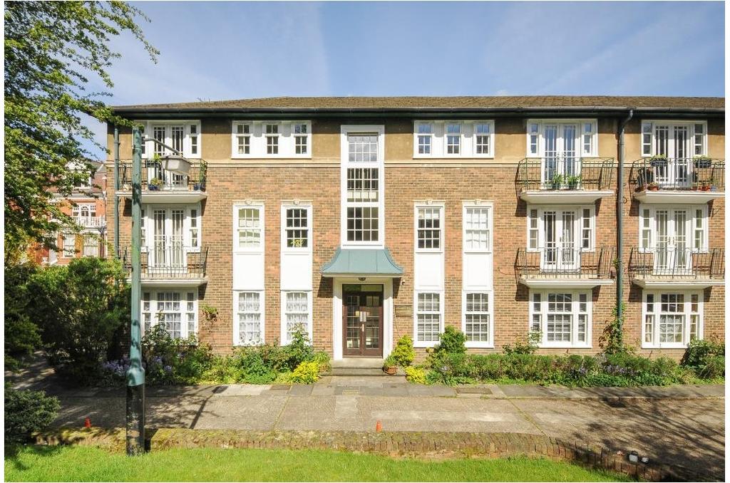 Elmcroft, Stanhope Road, Highgate, N6 2 bed flat £1,798 pcm (£415 pw)