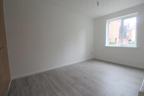 2 bedroom flat to rent, Mandeville Court, Chingford