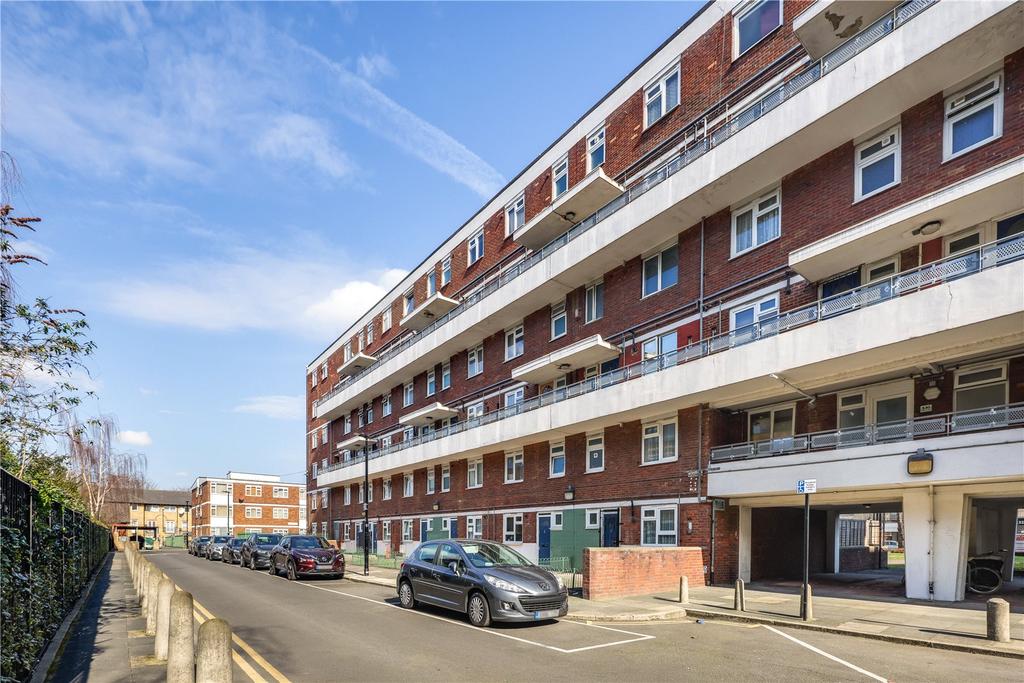 Fellows Court, Weymouth Terrace, London, E2 4 bed £485,000
