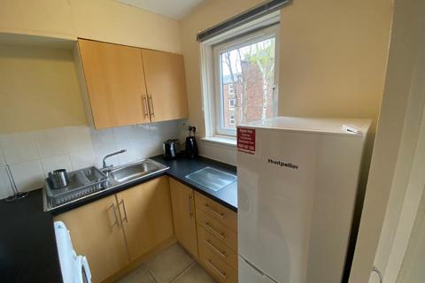 Studio to rent, Whitepark, Gorgie, Edinburgh, EH11