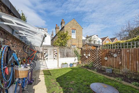 15 Borough Road, Kingston Upon Thames, KT2 6BD