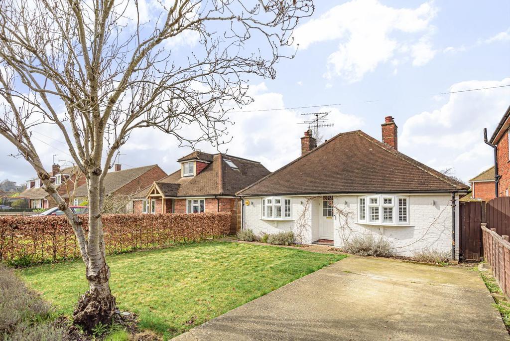 Furze Lane, Godalming, GU7 2 bed detached bungalow £465,000