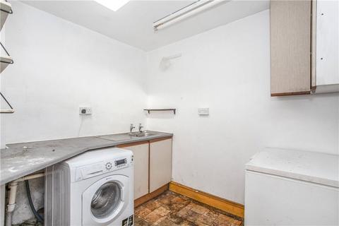 16 Hurstdene Avenue, Staines-upon-thames, TW18 1HZ
