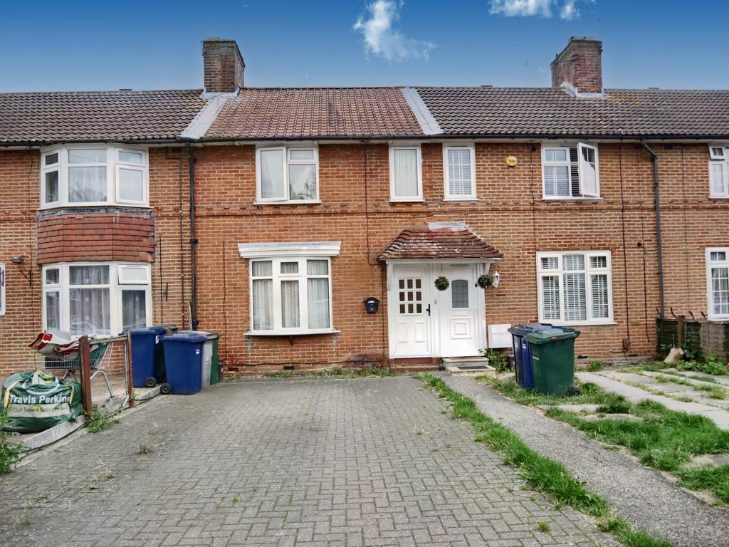 Horsecroft Road, Edgware HA8 2 bed terraced house £435,000