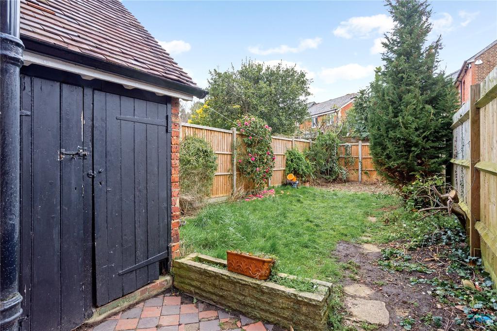 Foxenden Road, Guildford, Surrey, GU1 3 bed semidetached house £699,950