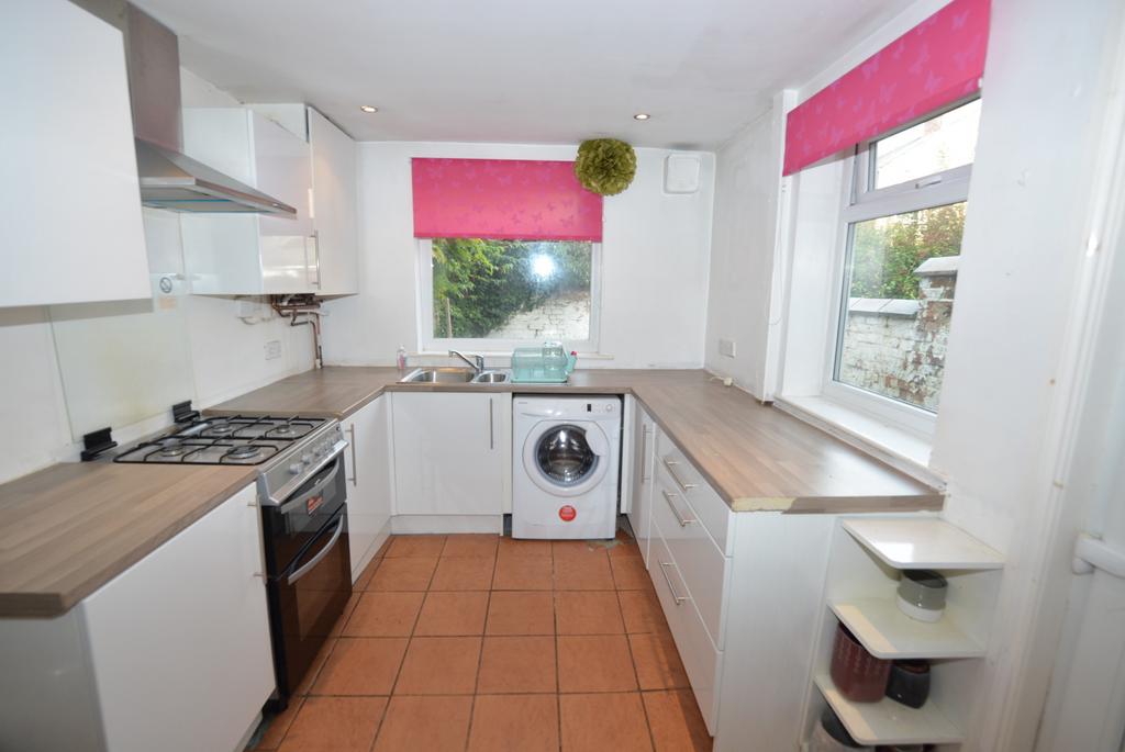 Jackson Street Stretford M32 2 bed terraced house £900 pcm (£208 pw)