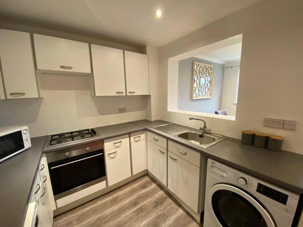 Cross Gates Close, Bracknell, Berkshire, RG12 2 bed terraced house £