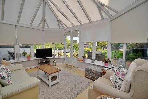 37 Seymour Road, Chingford, London, E4 7LR