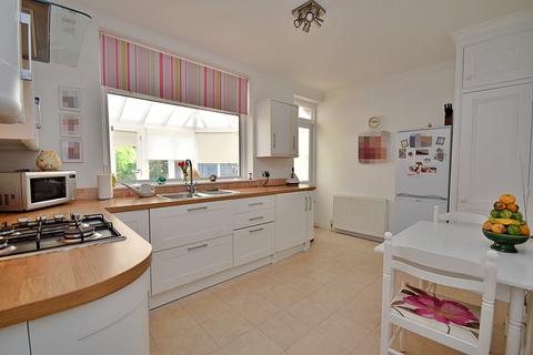37 Seymour Road, Chingford, London, E4 7LR