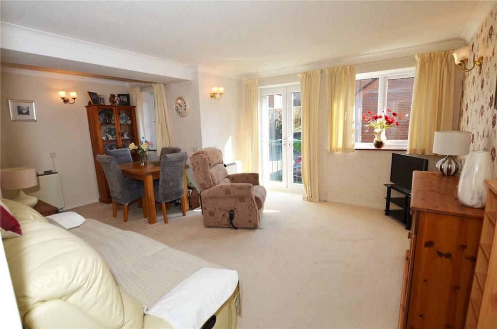 London Road, Uckfield, East Sussex, TN22 1 bed apartment for sale £