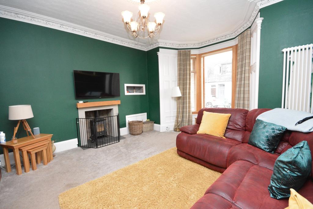 Mungalhead Road, Falkirk... 3 bed semidetached house £220,000