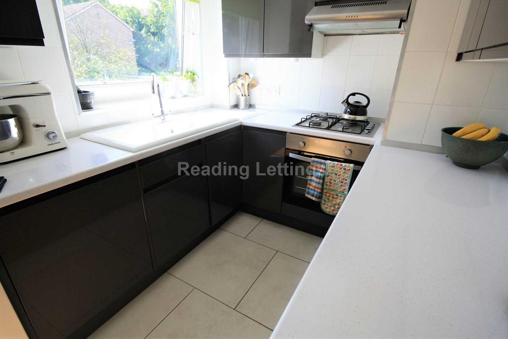 Lima Court, Reading 2 bed for sale £220,000