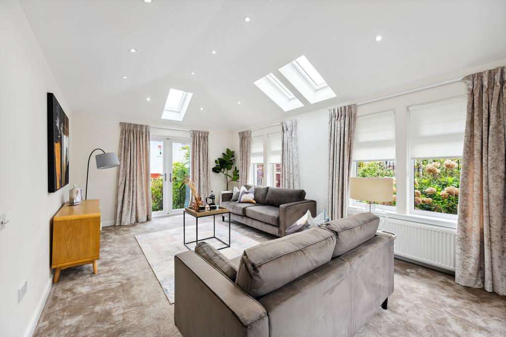 Edenhall Grove, Newton Mearns, Glasgow, G77 5TS 5 bed detached house for sale £570,000