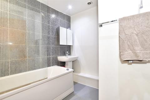 24a Darby Drive, Waltham Abbey, EN9 1EQ