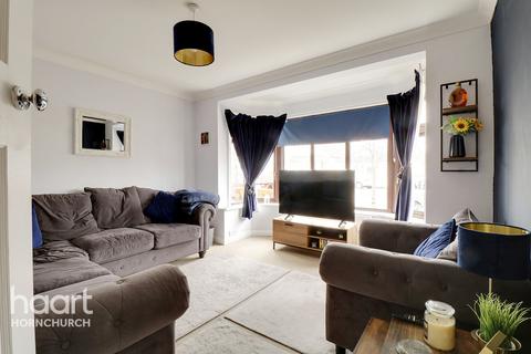 28a Dorian Road, Hornchurch, RM12 4AN